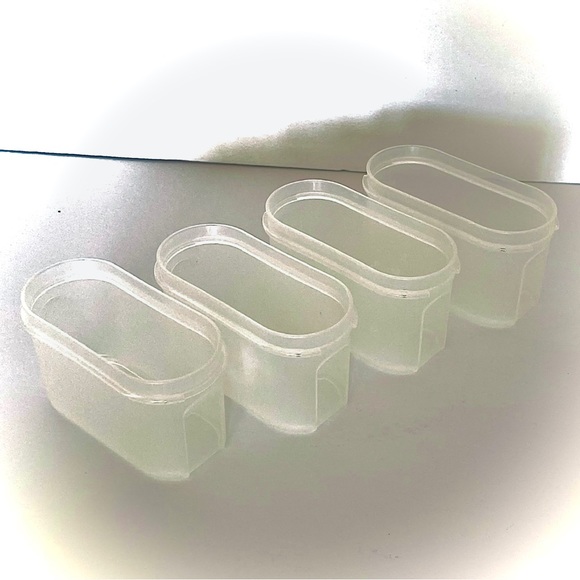 Tupperware Spice Holder Shake & Pour Set of 4 Cobalt Blue Tops Like New - Picture 5 of 8